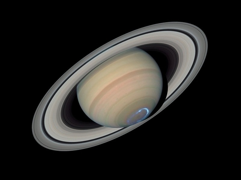 Saturn - gazowy olbrzym
