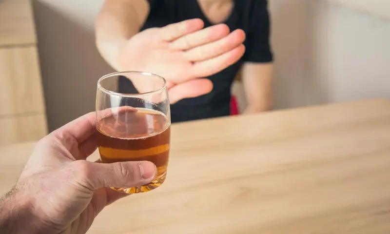 Wszywka alkoholowa Łódź - zalety i wady leczenia alkoholizmu