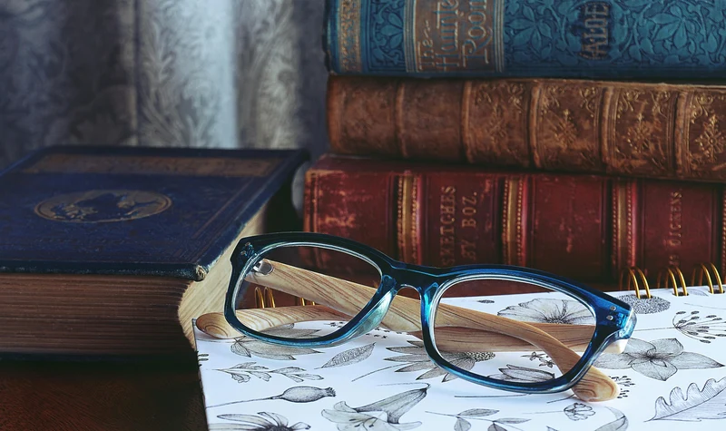 Stare książki. Zdjęcie: Suzy Hazelwood / pexels.com.