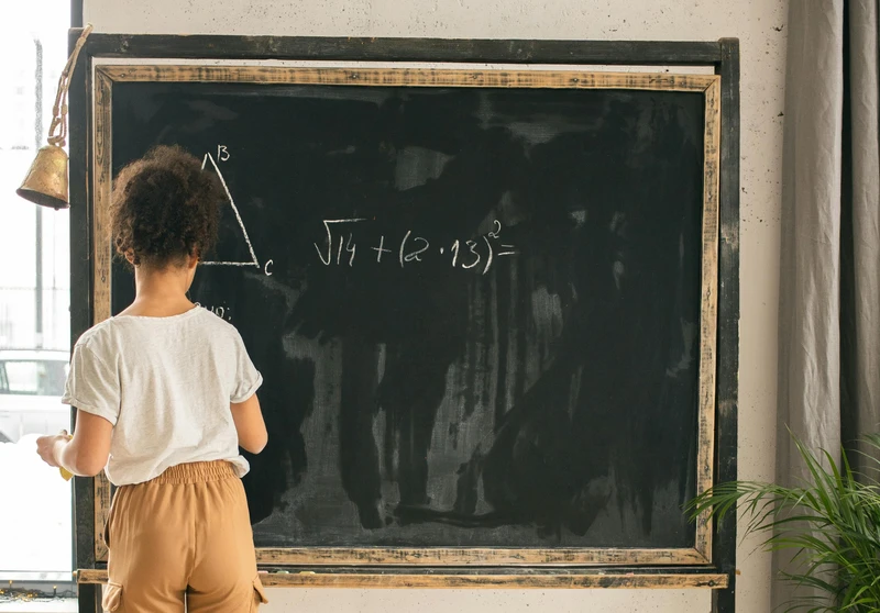 Tablica matematyczna. Zdjęcie: Monstera Production / pexels.com.