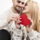Zainspiruj się i znajdź oryginalny prezent na walentynki dla swojego chłopaka. fot. freepik.com